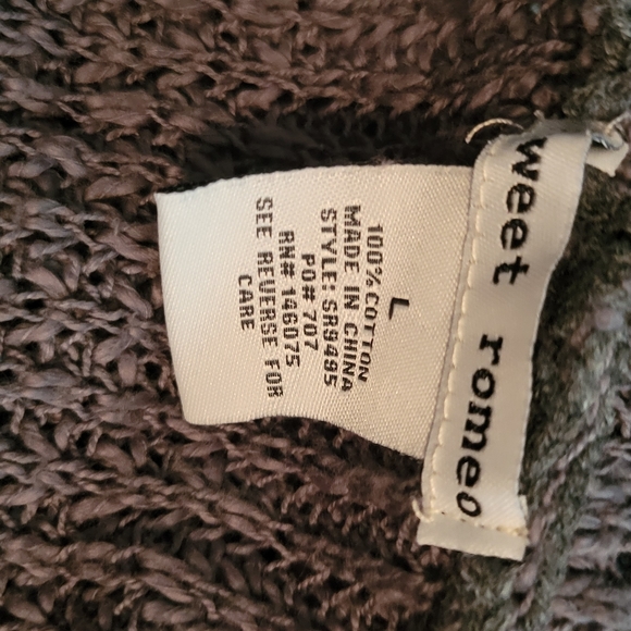 Large light weight grey & pink hooded sweater - Picture 3 of 3